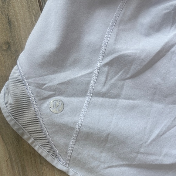 Women's light lavender color hotty hot lululemon Athletic Shorts - Picture 6 of 7